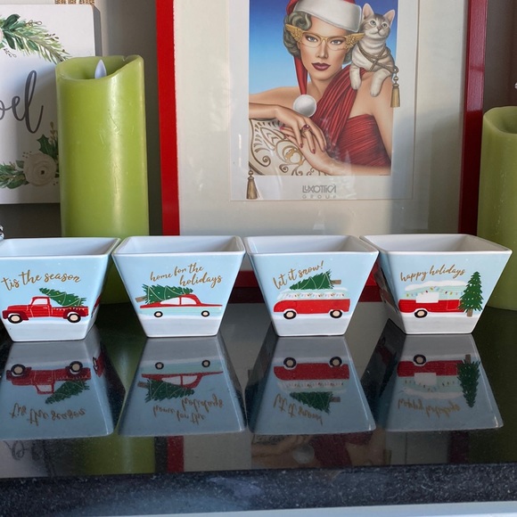 Ciroa Set of 4 square serving bowls - Picture 1 of 10